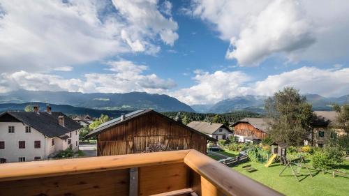 Nespecifikovaný výhled na hory nebo výhled na hory při pohledu z hotelu