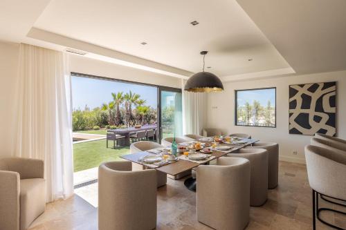Faro Luxury Home with Heated Pool and Garden
