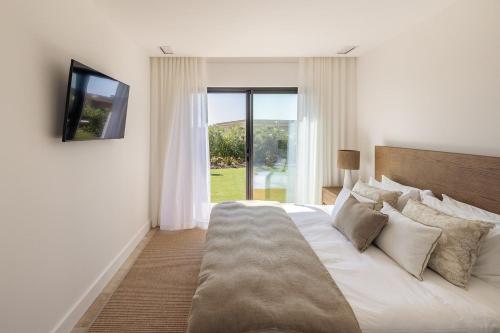 Faro Luxury Home with Heated Pool and Garden