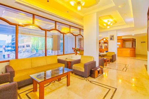 Fotografie z fotogalerie ubytování Hotel Sarita - Near Surat Railway Station v destinaci Súrat