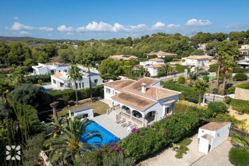 Villa Moixeta by Abahana Villas