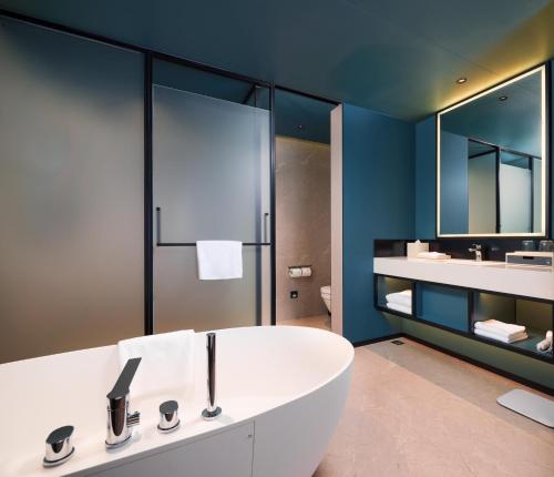 Ένα μπάνιο στο Novotel Kunming Yunjin