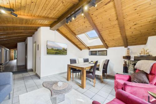 Posezení v ubytování Central Apartment for 6 the Heart of Saas-Fee