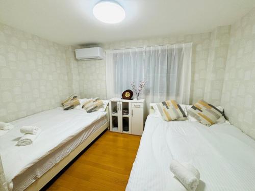 3 min direct to Umeda10 min to Nihonbashi, direct access to Kyoto line, Kobe line, Takarazuka line, convenient transportation, 14 people can use the private bathroom