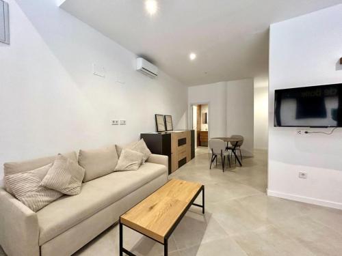 Raval House 3