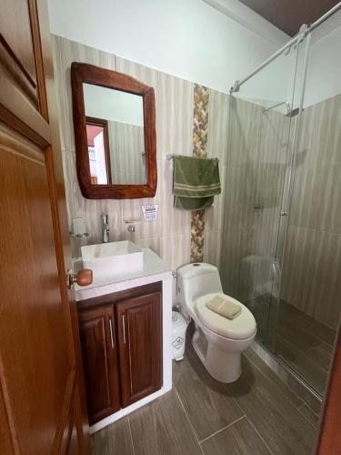 Ένα μπάνιο στο Hotel Wiky House, antes la casona de Wiky