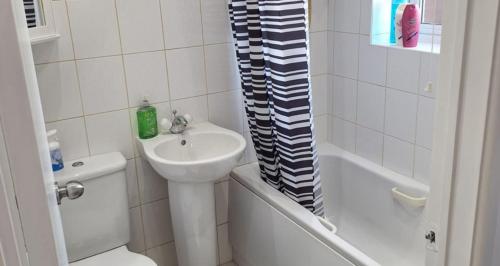 Koupelna v ubytování Stunning Home in Quiet Staffordshire Countryside