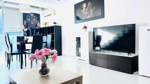 Seasonal Living Lumen Triplex