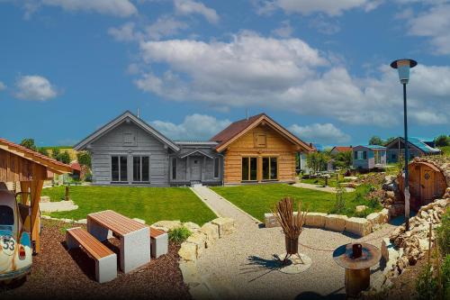 Κήπος έξω από το Chalets Waldeck - Urlaub im Fränkischen Seenland und Altmühltal