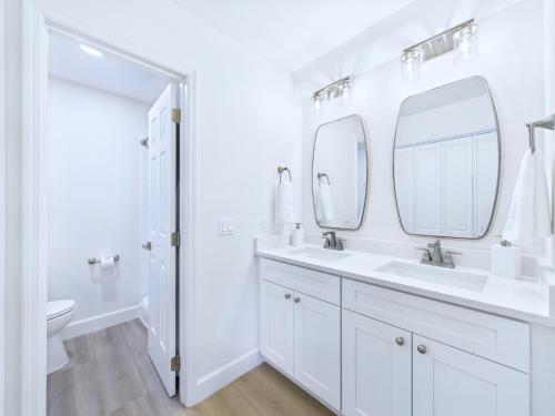 Ванная комната в Stunning Hacienda at La Cita Country Club