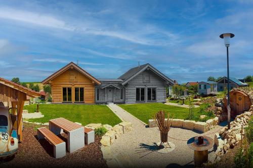 Κήπος έξω από το Chalets Waldeck - Urlaub im Fränkischen Seenland und Altmühltal