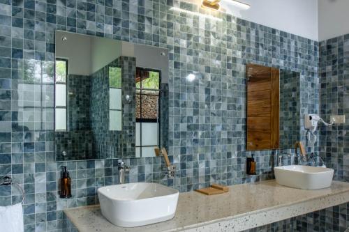 Et badeværelse på Aya Sophia Wildlife Villa