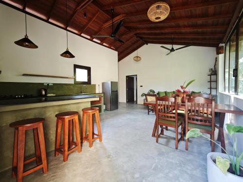 Η κουζίνα ή μικρή κουζίνα στο Asoka's Place