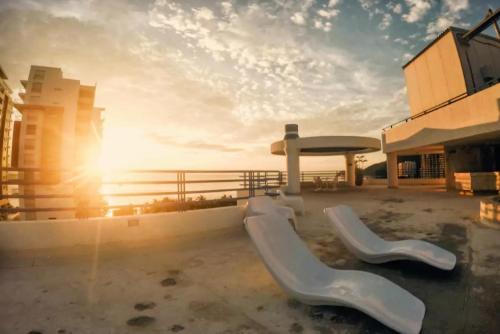 Východ nebo západ slunce při pohledu z apartmánu nebo okolí