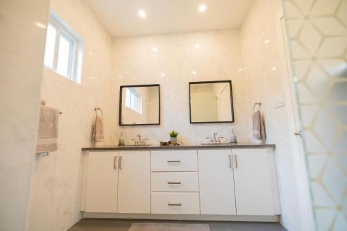 Koupelna v ubytování Five Islands Bay Vue Villa