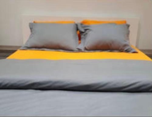 Postel nebo postele na pokoji v ubytování GRYF EXCLUSIVE Apartments In OLD TOWN