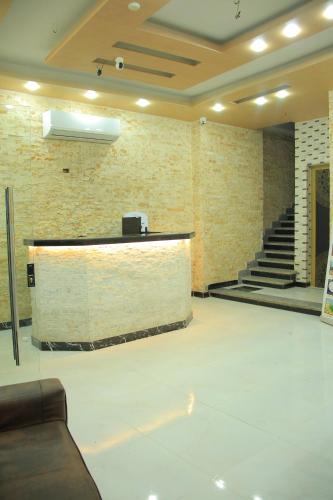 Ο χώρος του λόμπι ή της ρεσεψιόν στο Old pyramids inn