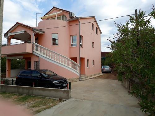 Ferienwohnung Mit Balkon In Guter Lage