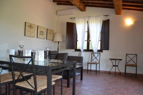 Φωτογραφία από το άλμπουμ του Superior Drei Zimmer Wohnung Mit Garten Und Pavillon σε Campiglia Marittima