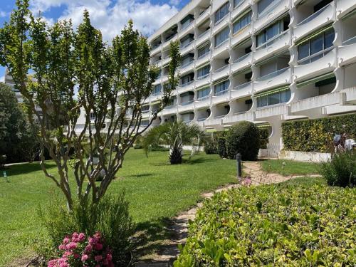 Appartement moderne 6 couchages avec terrasse, WIFI et parking