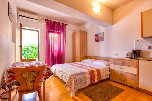 Studioapartment Meri 4