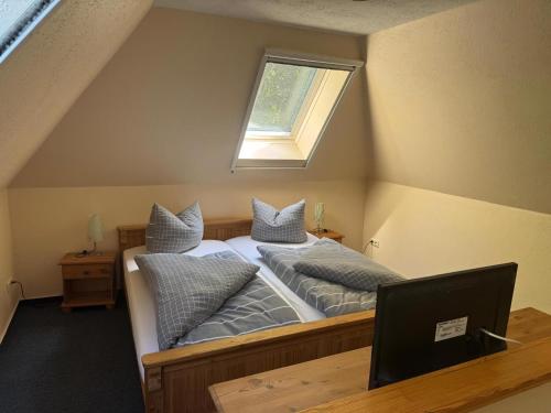 Voodi või voodid majutusasutuse Charmante Ferienwohnung In Neukloster Mit Terrasse toas