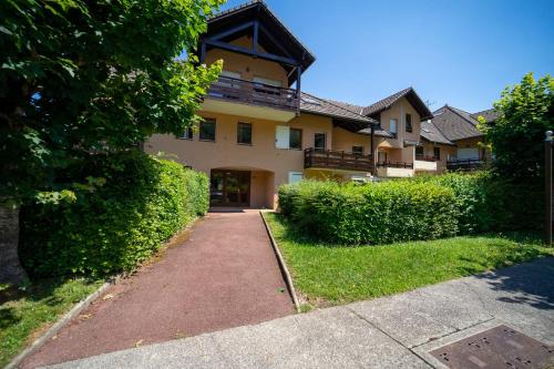 Tòa nhà nơi nhà nghỉ dưỡng tọa lạc