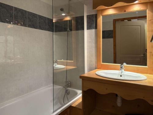Appartement 6 pers Les Orres 1800 avec piscine et sauna - FR-1-322-639