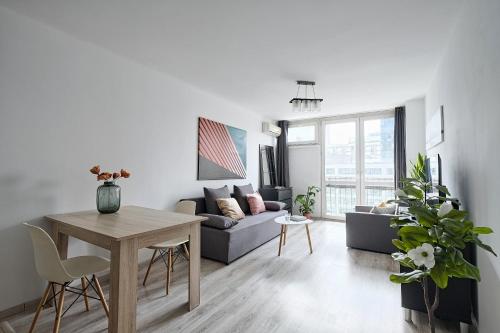 Urbannestgroup - City Center - al Jana Pawla II