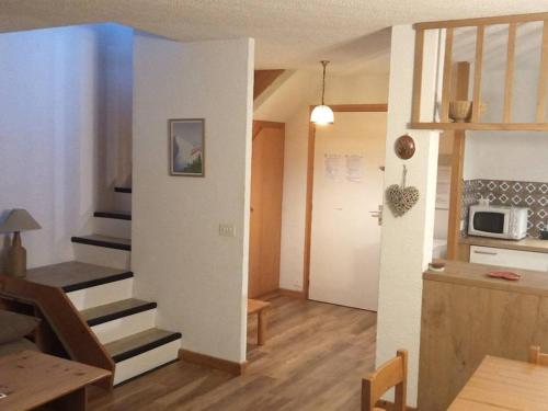 Duplex 3 Pièces avec Piscine à Saint-Jean-d'Aulps, 6 Pers - FR-1-573-25