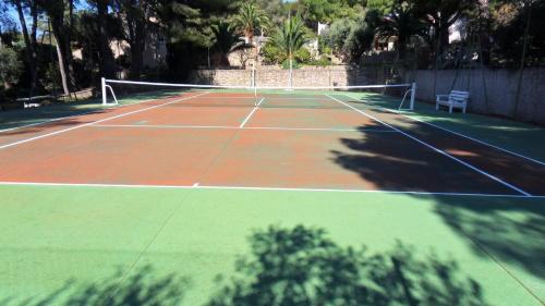 Tiện nghi tennis/bóng quần (squash) tại Villa Serena