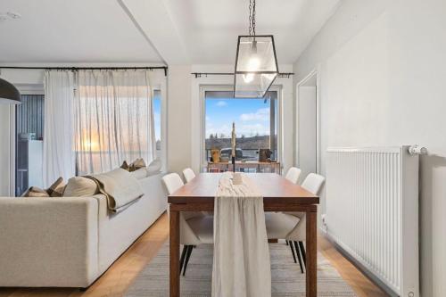 Φωτογραφία από το άλμπουμ του Spacious Apartment with Sunny Balcony σε Jessheim