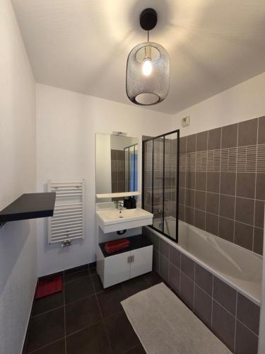 Ένα μπάνιο στο Appartement 3 pièces + terrasse