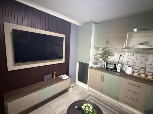 Η κουζίνα ή μικρή κουζίνα στο Ubuntu Lifestyle Estate - Nkandla DeLux