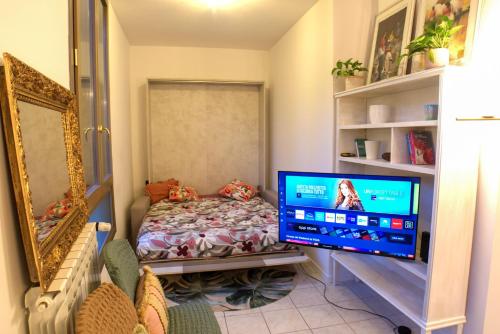 TV a/nebo společenská místnost v ubytování Conti & Moroni House