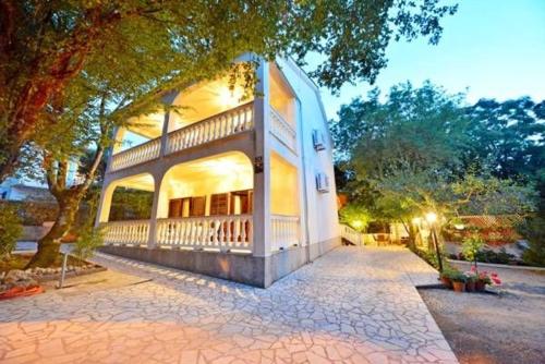 Gemütliches Studio Apartment Für 2 Personen In Malinska