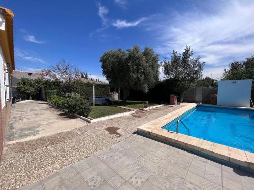 Bazén v ubytování Tranquilidad nebo v jeho okolí