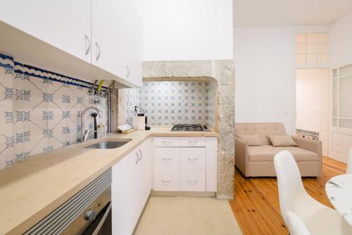 Central Lisbon Gem Modern Apt for 8 Guests wAC