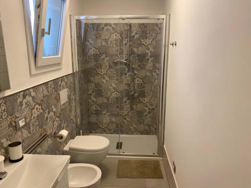 Un baño de Casa a due passi dal mare