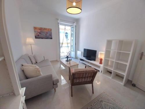 Spacious apartment with balcony - Nice center