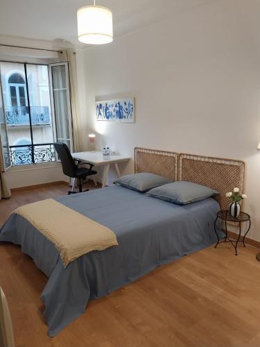 Spacious apartment with balcony - Nice center