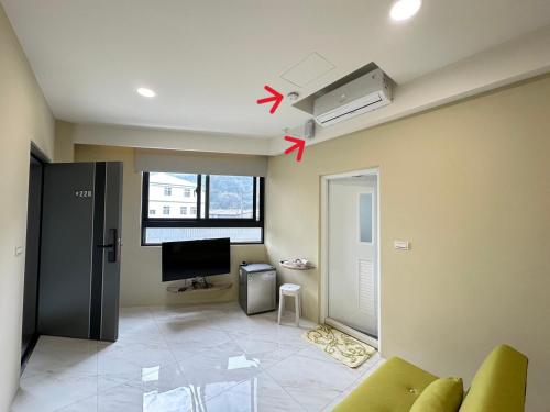 Μια τηλεόραση ή/και κέντρο ψυχαγωγίας στο 草莓驛站