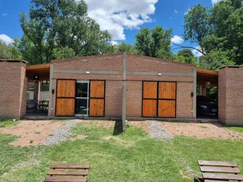 Το κτήριο όπου στεγάζεται  το διαμέρισμα