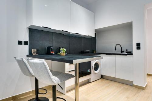 CityLife apartment 2'from metaxourgio station 2B