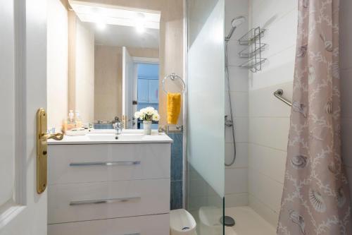 Cosy Studio Apartment Communal Heated Pool