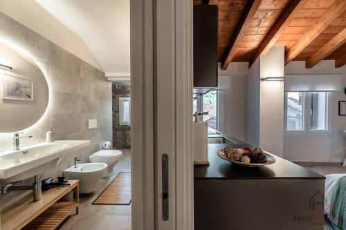 Ένα μπάνιο στο Alta Via 4 - Free Parking - Sea 20 min - A-C