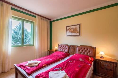 Postel nebo postele na pokoji v ubytování Villa Steffani In Kapelica, Istrien Mit Pool