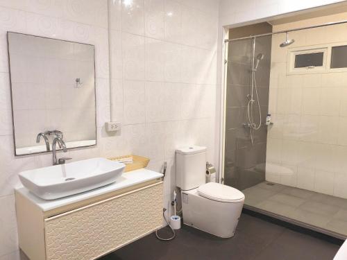 Ένα μπάνιο στο Private Tropical Villa 2bdr Bangtao beach