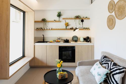 Suite Cigale Jaune avec terrasse et piscine à Antibes