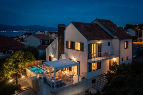 Luxury Villa Mila for 8 Persons, Free Parking, 800 m from center of Supetar